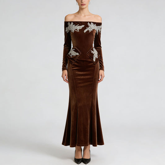 Diamond studded one shoulder velvet slim dress