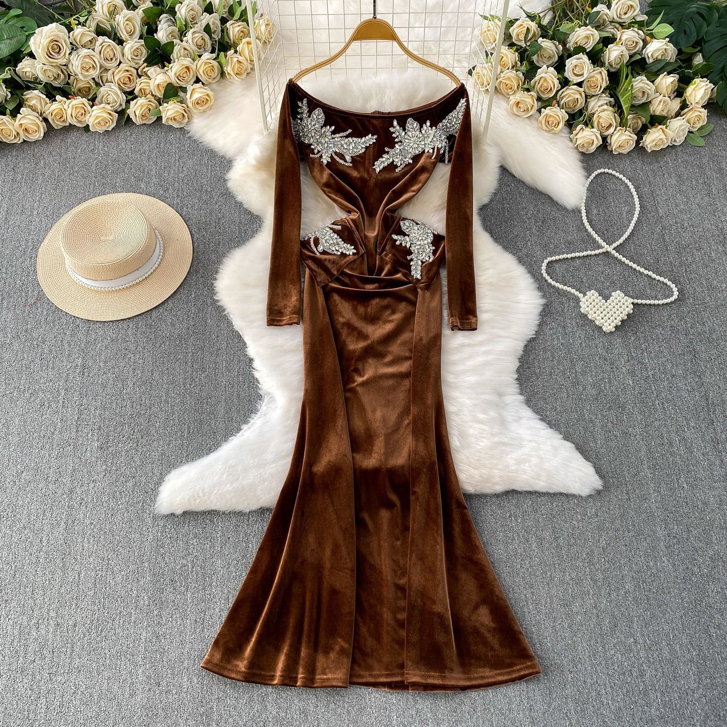 Diamond studded one shoulder velvet slim dress