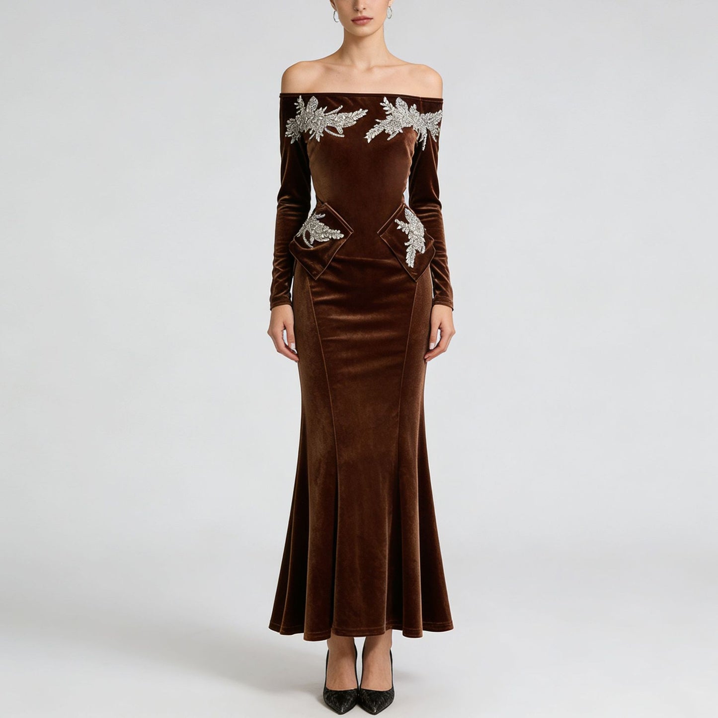 Diamond studded one shoulder velvet slim dress